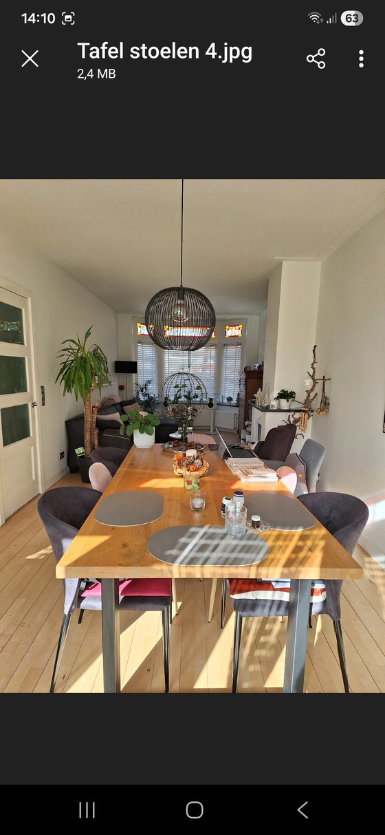 Image 1 of Eettafel Loosdrecht naturel eiken met metalen frame en vier antraciet stoelen