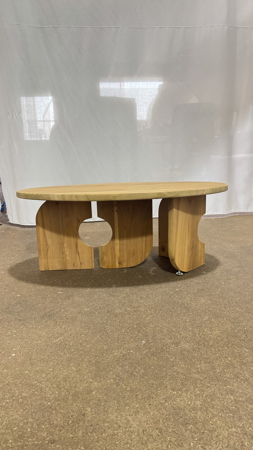 Mesa auxiliar de nogal