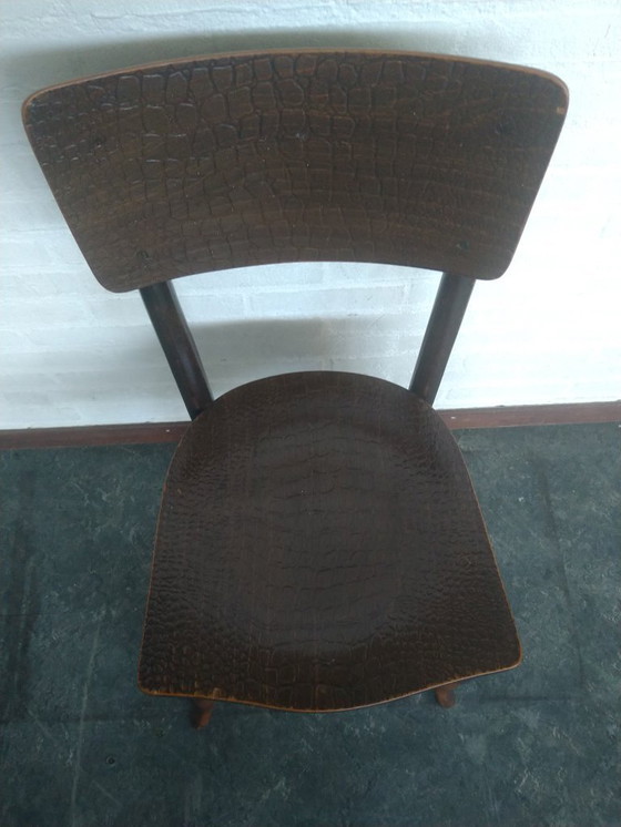Image 1 of Silla Thonet Mundus con estampado de cocodrilo