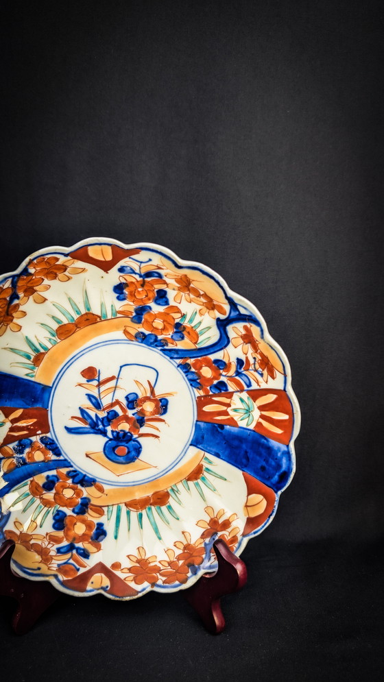Image 1 of Imari porcelain plate with late 19th century Japanese floral design