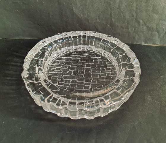 Image 1 of Pukeberg Glasbruk Sweden zware design ice glass schaal. Jaren 1960-1970. 