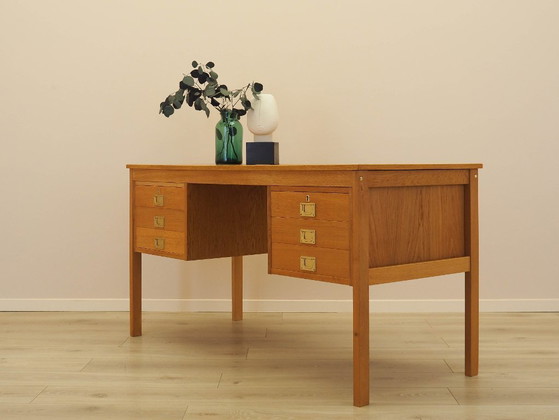 Image 1 of Escritorio de fresno, diseño danés, década de 1970, fabricado en Dinamarca.