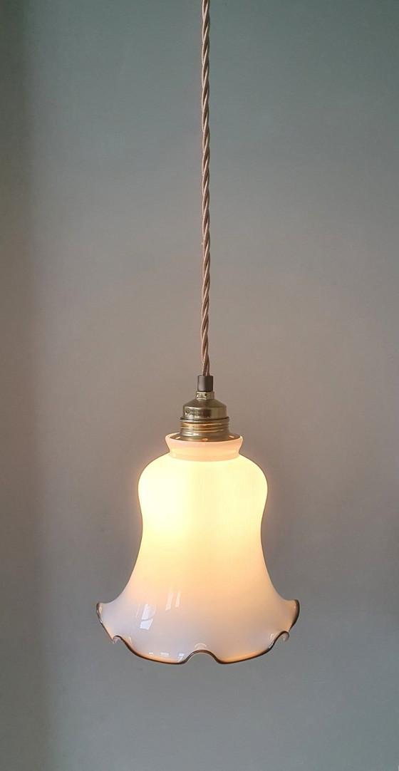 Image 1 of Lampada a sospensione floreale in vetro vintage con bordo decorativo