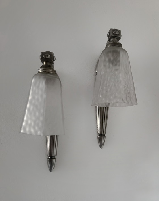 Image 1 of Silberne Art-Deco-Wandleuchten mit Milchglas