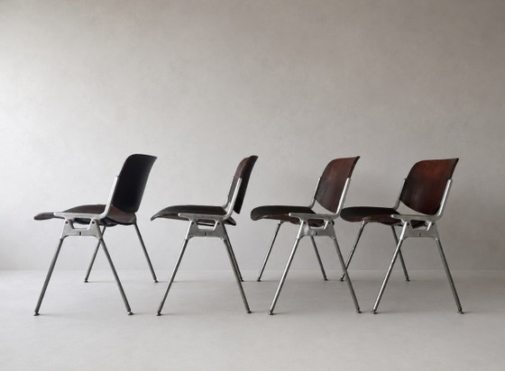 Image 1 of 4 vintage Castelli stoelen, bruin hout, prachtig patina