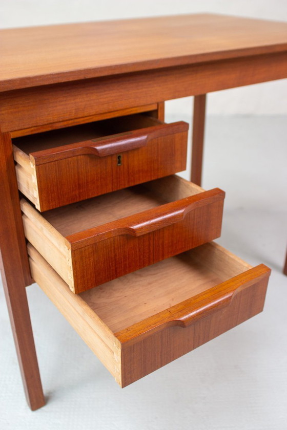 Image 1 of Scrivania vintage in teak, stile danese di metà secolo, anni '60.