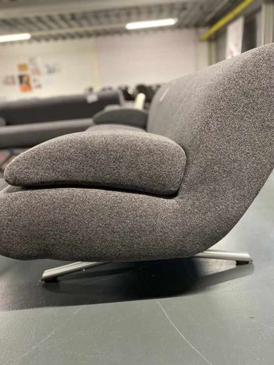 Image 1 of Divano Artifort Tara da 2,5 posti con braccioli