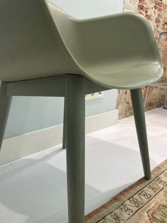 Sedia Muuto, Fiber Armchair Wood Base in Dusty Green – Poltrone (photo 2 of 5)