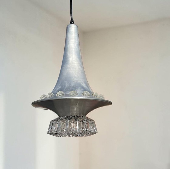 Lampe suspendue trompette en aluminium argenté, style moderne du milieu du siècle, avec diffuseur en verre (photo 2 of 15)