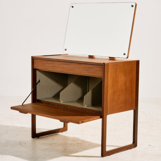 Image 1 of MK11133 Gerestaureerde teakhouten kaptafel van Kurt Østervig