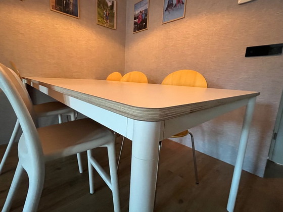 Image 1 of Table de salle à manger Muuto blanche, piètement en stratifié/contreplaqué, 190 x 85 cm