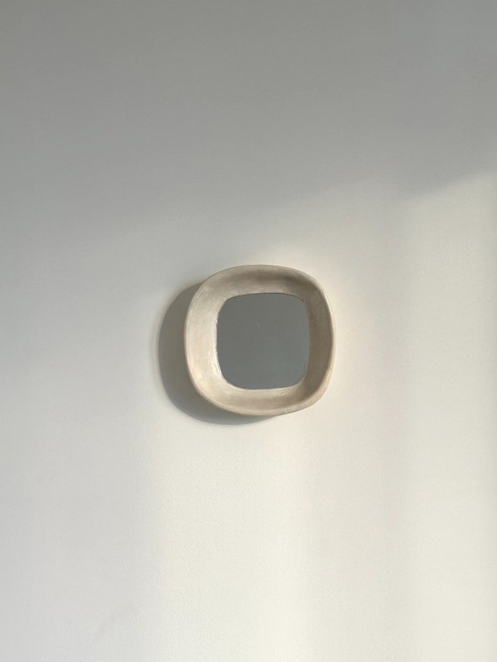 Image 1 of Franse hedendaagse keramische spiegel, "Oeuf" van Renzo Maar