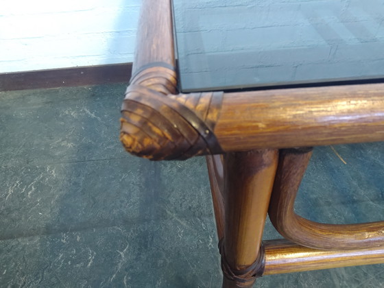 Image 1 of Table basse Rohé en verre fumé et reliure en cuir