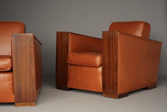 Image 1 of Indrukwekkend paar Art Deco leren fauteuils. 1940s.
