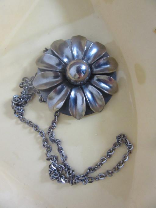 Modernist Flower Daisy Necklace Pendant with Long Chain, vintage