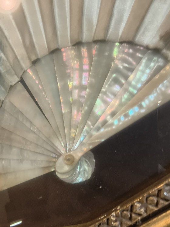Ventaglio d'Epoca in Madreperla e Seta – Oggetti decorativi, Glass, Wood (photo 2 of 7)