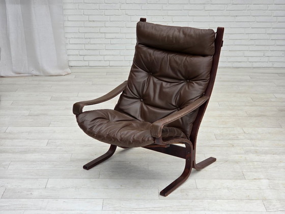 Image 1 of 1970, Noors ontwerp van Ingmar Relling voor Westnofa, model "Siesta" met armleuningen.