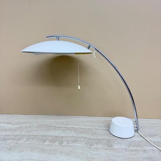 Tafellamp met gebogen arm en witte kap, Ikea, Tafellampen, Metaal, Chroom, Modern (foto 15 van 15)