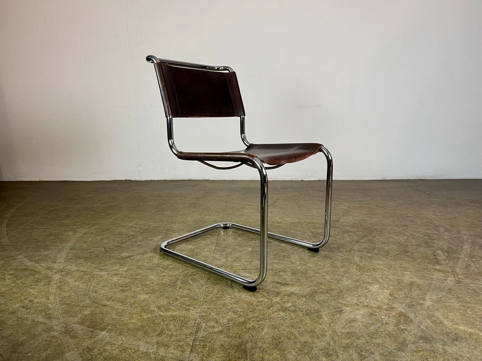 Mid century online cantilever chair