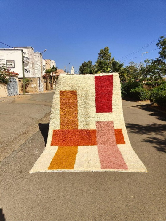 Image 1 of Ecrufarbener Berberteppich mit geometrischen Mustern, 250 cm x 150 cm