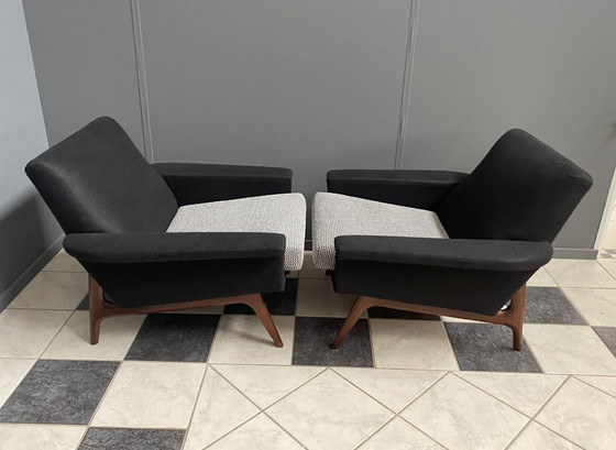 Image 1 of Set van twee zwart-witte fauteuils uit de jaren 60.