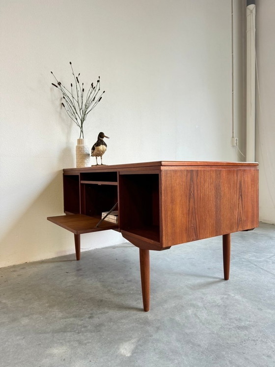 Image 1 of Vintage Deens bureau 2 zijdig teak