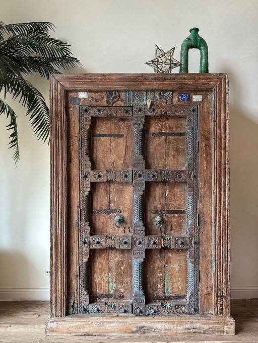 Armoire à porte sculptée à la main, ancienne, de style indien – meuble en bois unique / pièce maîtresse (213 cm)