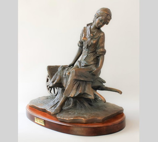 Original sculpture of a woman. Female sculpture. Inexpensive sculpture. Young village woman sculpture. Collector's item.