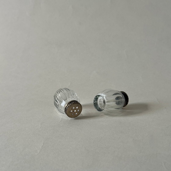 Image 1 of Paar oude Christofle zilveren en glazen Perles salerons