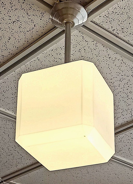 Suspension Cubique Opaline Blanche Art Déco Hauteur 44 cm Largeur 20 cm
