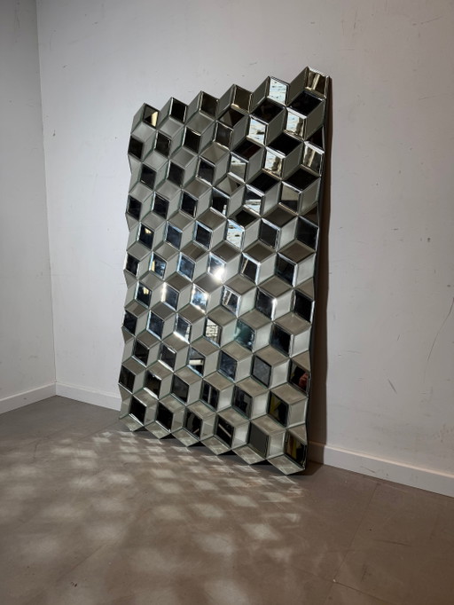 Grand miroir géométrique à facettes – Miroir prismatique cubique sculptural – 150 × 92 cm – spiegels