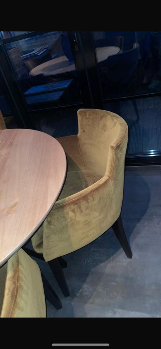 Tafel + stoelen van De Toren Interieurs