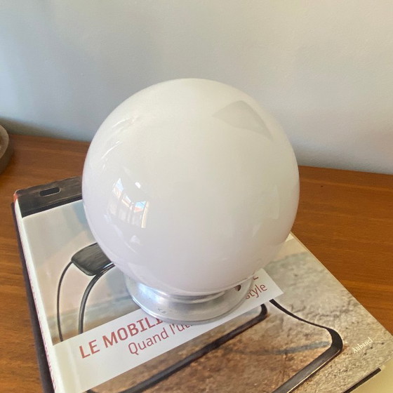 Image 1 of Plafonnier ou applique globe verre opaline blanc 15 cm rosace de fixation en aluminium 