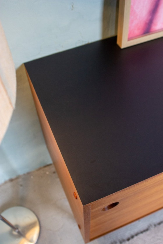 Image 1 of Vintage teakhouten ladekast/dressoir, Deens, midden 20e eeuw