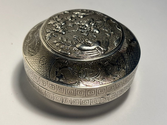 Chiseled and Repoussé Silver Pill Jewelry Box 19th Century Asia, Decorative Objects (photo 12 of 13)