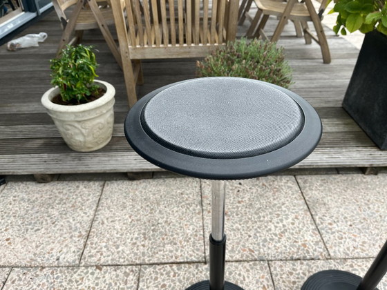 Image 1 of Prachtige Wilkhahn Stitz zit-sta kruk met leer 2 stuks