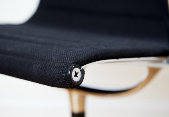 Image 1 of Silla giratoria EA 108 de Charles & Ray Eames para Herman Miller