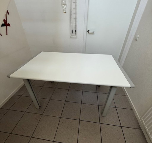 Castelijn Design-Esstisch mit 4 passenden Stühlen