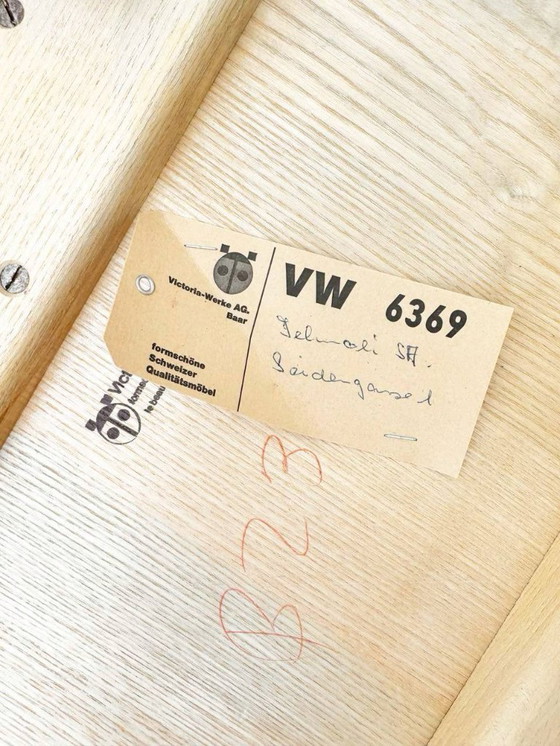 Image 1 of Set di 4 sedie a fuso dal design intramontabile di Victoria Furniture.