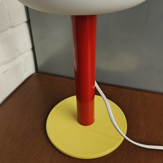 Lampada da tavolo postmoderna IKEA unica nel suo genere – Blu, rossa e gialla – Stile Memphis (photo 8 of 9)