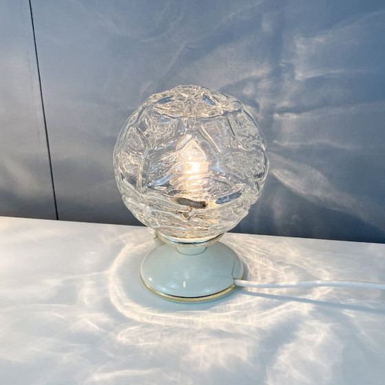 Image 1 of Ensemble de deux lampes de chevet et une suspension de Graebe, abat-jour en verre, années 1960