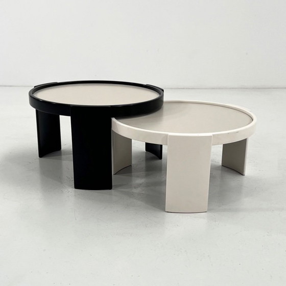 Image 1 of Paarweise oder große, wendbare Beistelltische Modell 780 von G. Frattini für Cassina, 70er Jahre