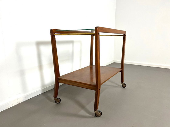 Image 1 of Italiaanse serveerwagen van kersenhout in mid-century modern stijl,circa 1950.