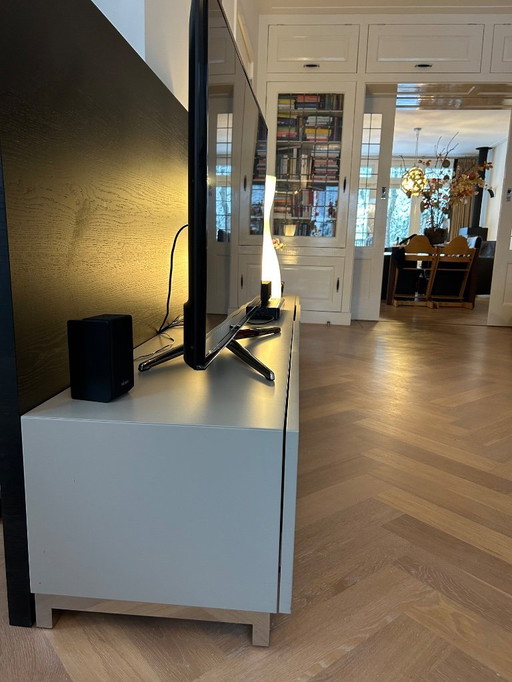 Verardo Kronos TV cabinet