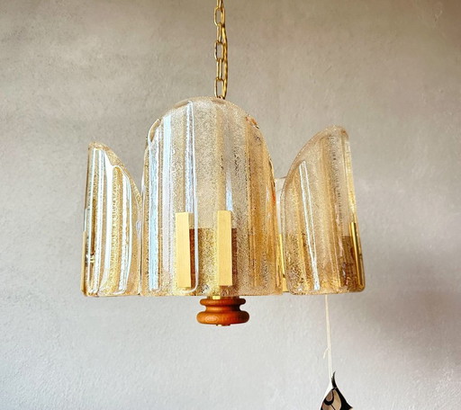 Lustre ancien en verre ambré