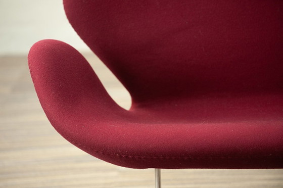 Image 1 of Fritz Hansen Schwanen-Sofa, 2-Sitzer