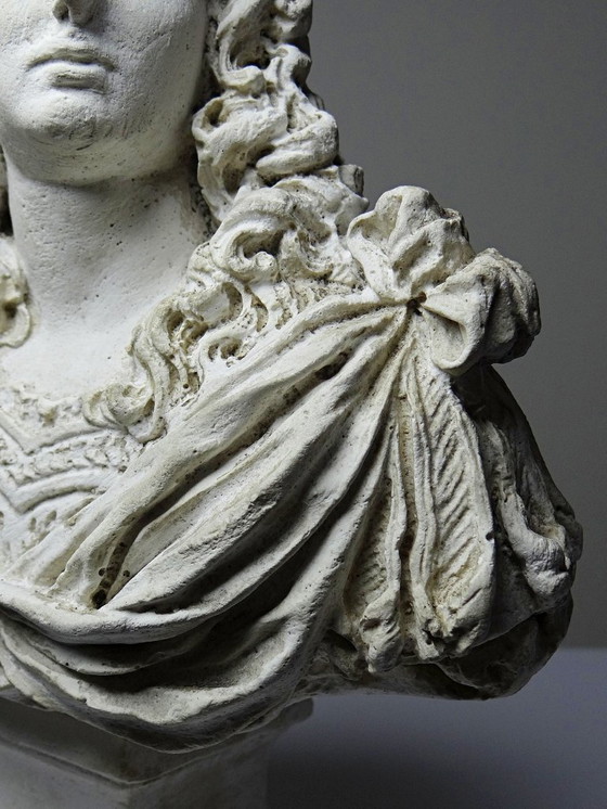 Image 1 of Small antique/vintage Louis XIV bust after Gole & Le Brun, white plaster