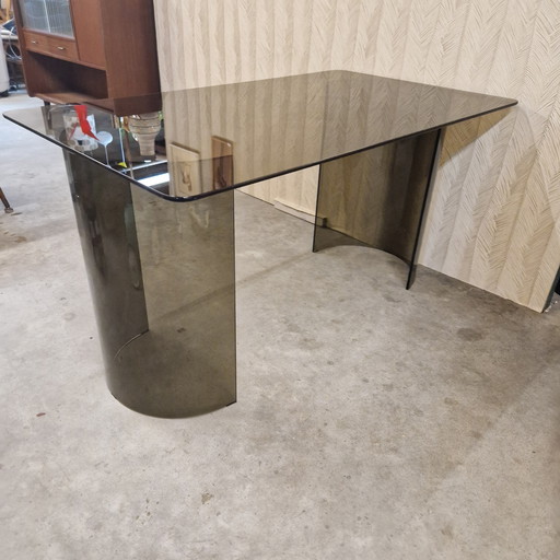 Table ou bureau en verre des années 70 Table de salle à manger en verre fumé des années 70