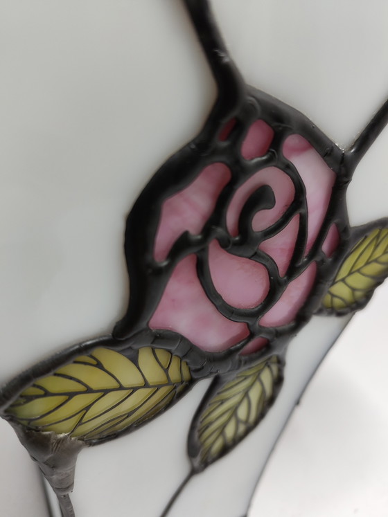 Vintage Tiffany Style Table Lamp – Stained Glass with Pink Rose – Herner Glas, Metal (photo 3 of 11)