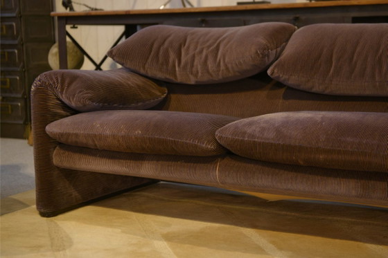 Image 1 of De Maralunga 3-zitsbank en twee fauteuils set van Vico Magistretti voor Cassina, eerste editie 1973.